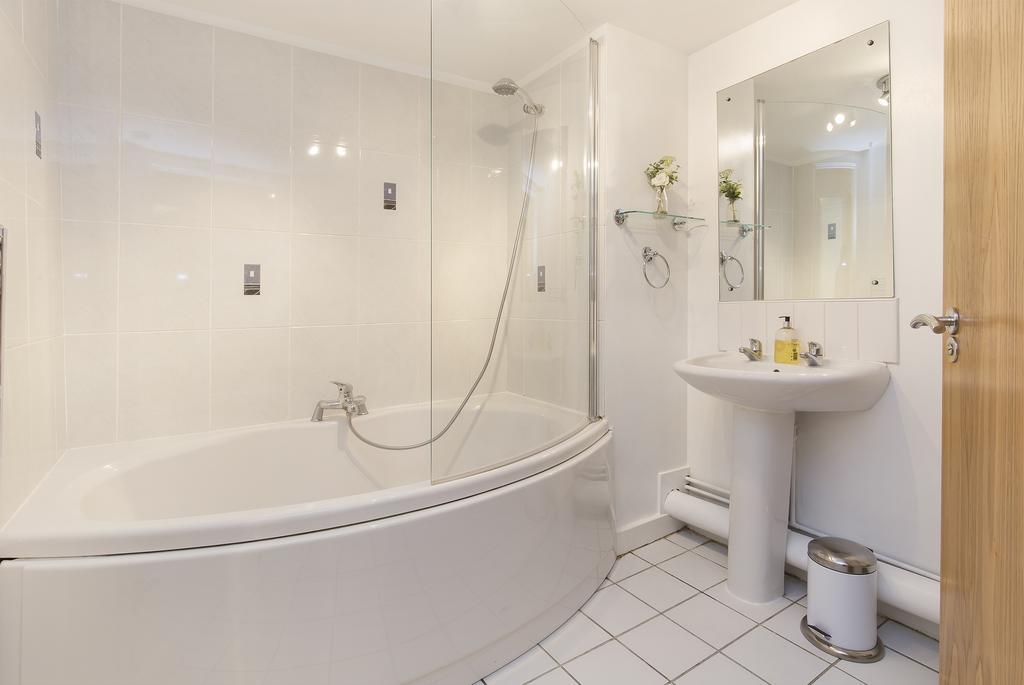 Raleigh Square - 2Br Ground-Floor Apartment In Nottingham Buitenkant foto